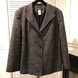 JONES NEW YORK Collection Woman Petite - 3-Button Blazer / Jacket with Pockets.